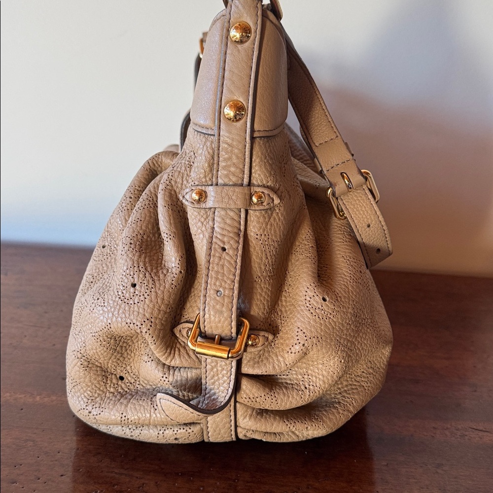 Louis‎ Vuitton Monogram Mahina XS Shoulder bag - Picture 3 of 12